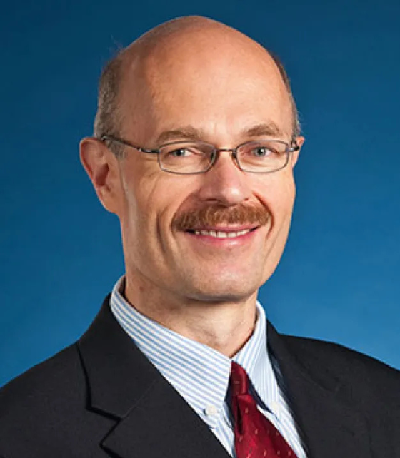 Headshot of Roman Kapuscinski